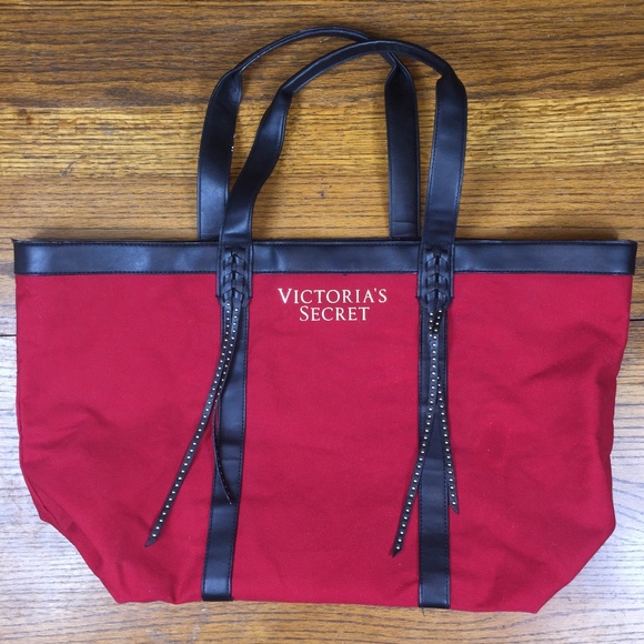 Victoria's Secret Red Tote Weekend Get Away Bundle - Picture 2 of 4